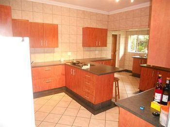 Kempton Park Country Lodge Johannesburg Exterior photo
