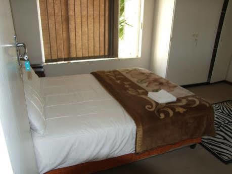 Kempton Park Country Lodge Johannesburg Exterior photo